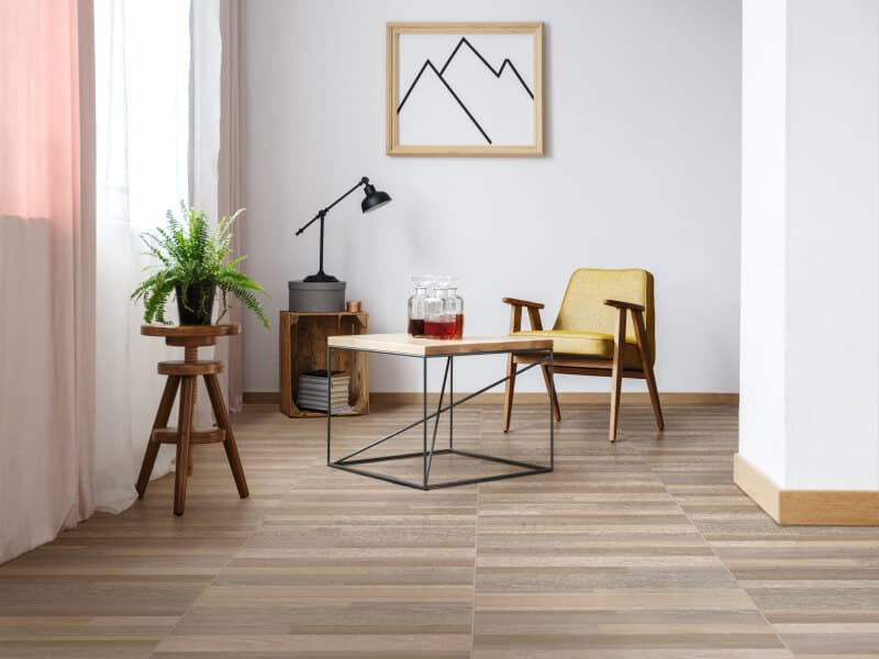 Sala moderna con piso en tono madera