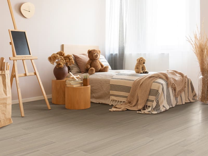 Alcoba para niños con colores cálidos y piso PORCELANATO