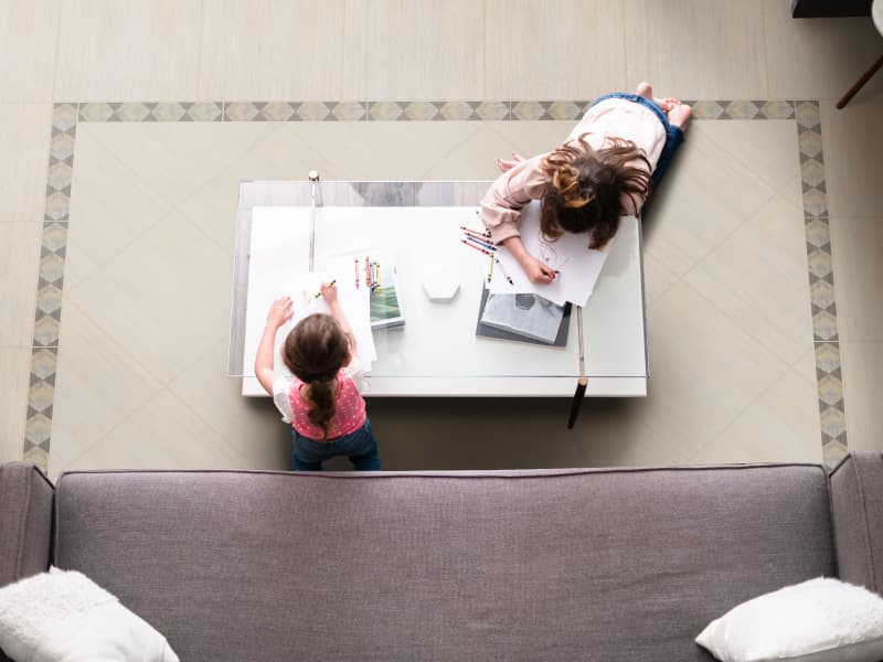 Sala grande en tonos neutros