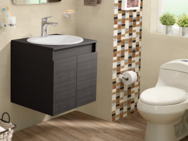 Baño natural mediano con decorado contemporáneo