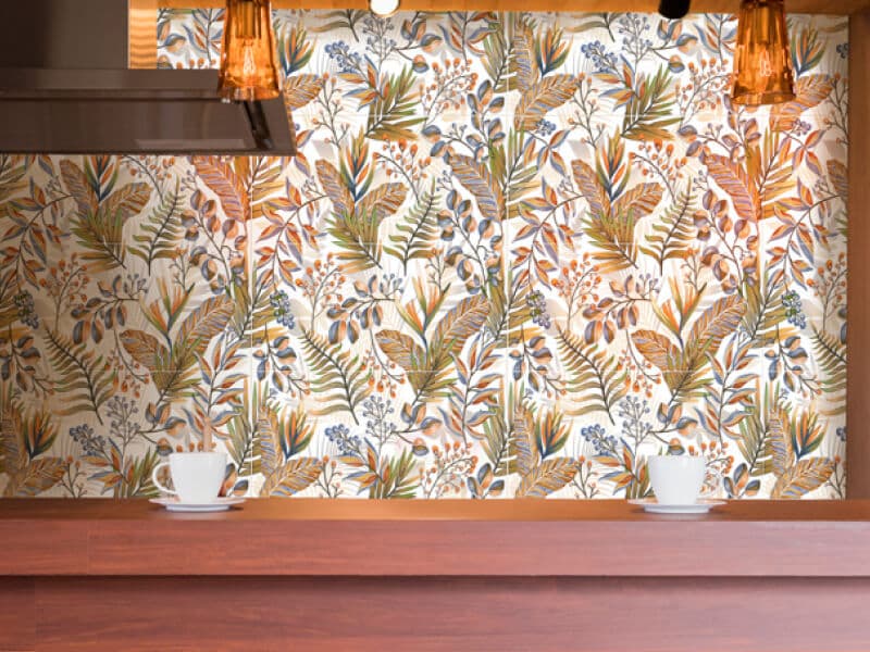 Cafetería con mural natural y tropical